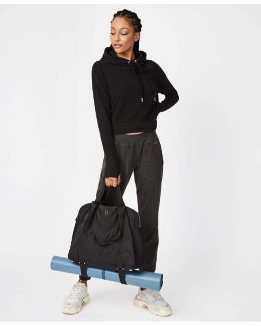 sweaty-betty-Black-Icon-Luxe-Kit-Bag